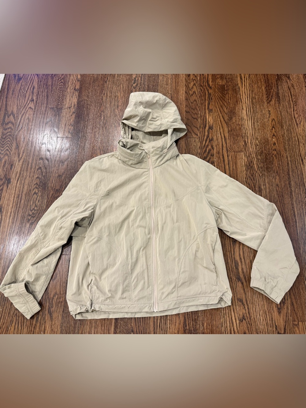 Lululemon Size S Women's Insuleight Cold-Weather Run Shell Beige Khaki
